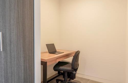 Lidcombe Apartment | Olympic Park 2BR Pool gym access and walk to stadium