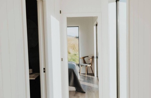 Tawharanui Cabin | Omakana Cottage - Farm Views & Cedar Hot Tub