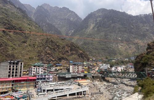 Kharsali House | Omji - Sant Manas Bhushan Ashram Yamunotri, 200m from Helipad