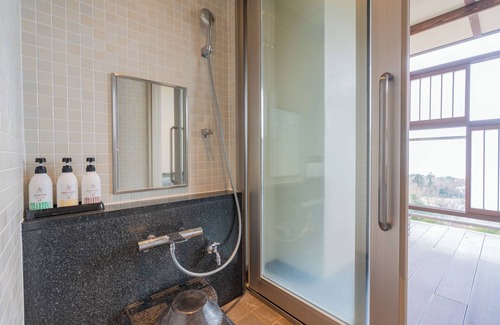 Yawatano House | Omuro no Mori Gyokusui - 13 years or older -