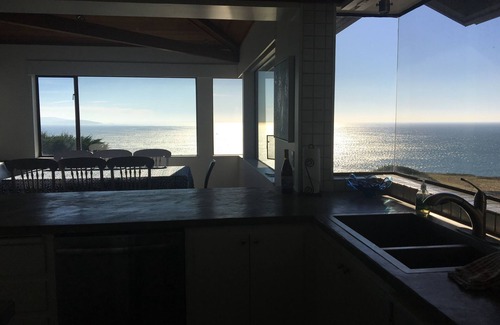 Bodega Bay House | ON A BLUFF WITH 180 DEGREE CLOSE WATER VIEWS SHORT WALK TO THE BEACH