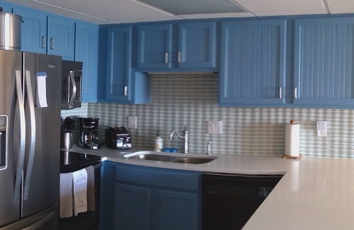 North Beach Condo | On Beach and Close to Fun! - Oct, Nov and Dec Discounts