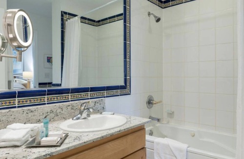 Colliers Bay Resort | On Beach sleeps 6 Luxury 2 bedroom Condo on beach Incredible views! Dec 21-28