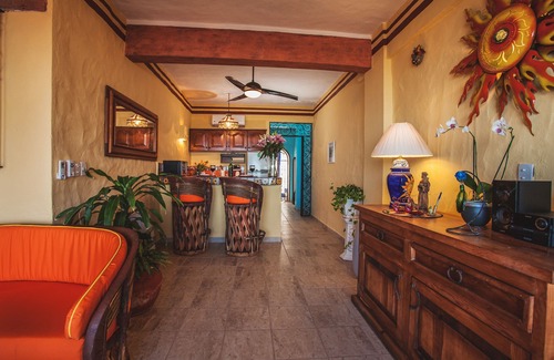 Amapas Condo | On Los Muertos beach