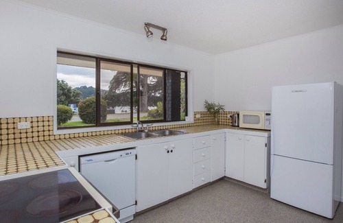 Wayby Cottage | On Point - Point Wells Holiday Home