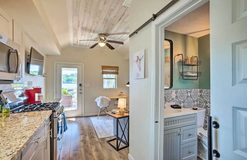 Willis Cabin | On-Site Lake Conroe Access - Updated Cabin Rental