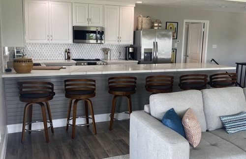 Bacliff House | On the bay, private pier, private heated pool, close to Kemah