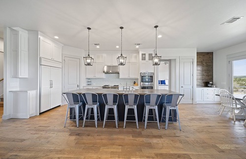 Palo Pinto County House | On The Rocks PK: Beautiful 5 Bedroom 3 bath home with pool and hot tub