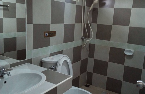 Uthumphon Phisai Hotel | Onanong Resort