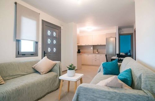 Xylokastro-Evrostina House | Onar Zin Seabliss - Iro Pool Bliss Getaway