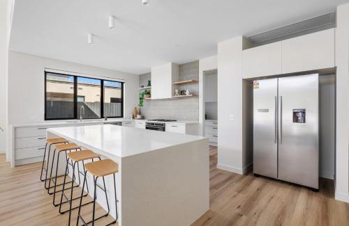 Inverloch House | Once Upon A Tide Linen included