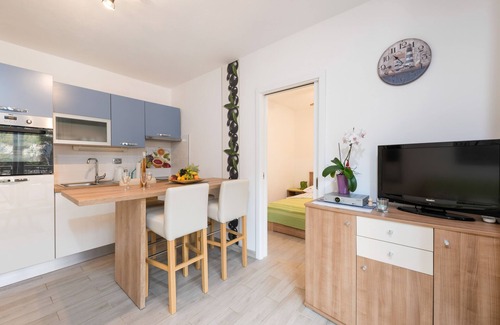 Zastrazisce Apartment | One bedroom apartment near beach Cove Vela Stiniva, Hvar (A-6864-c)