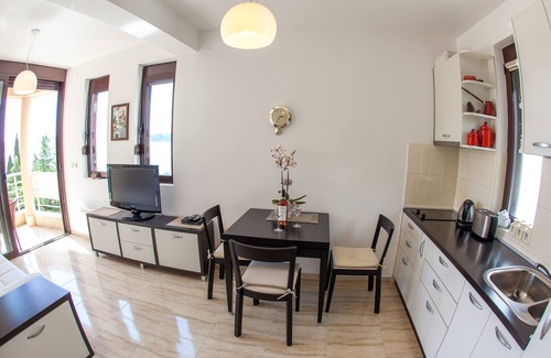 Rafajlovici Apartment | One bedroom apartment with sea view "Lumiere"