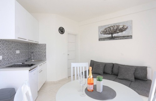 Zivogosce Apartment | One bedroom apartment near beach Živogošće - Porat, Makarska (A-18150-a)
