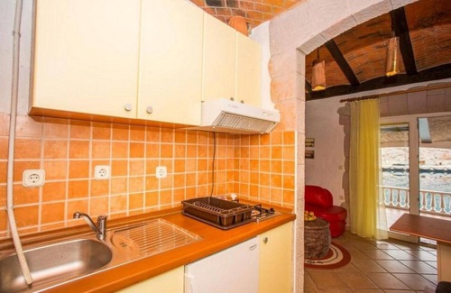 Lukovo Sugarje Apartment | One bedroom apartment near beach Lukovo Šugarje, Karlobag (A-21469-b)