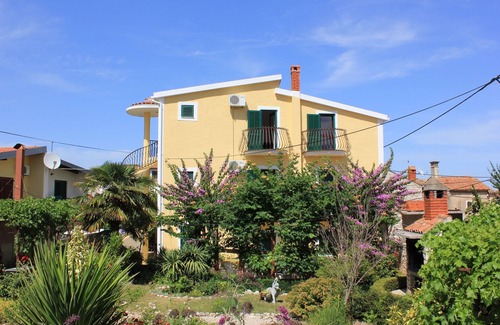 Kukljica Apartment | One bedroom apartment with balcony Kukljica, Ugljan (A-8210-d)