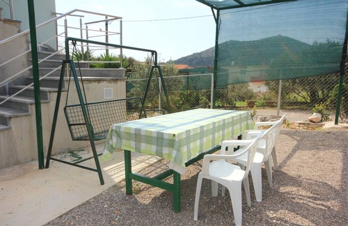 Poljica Apartment | One bedroom apartment with terrace Poljica, Trogir (A-10010-d)