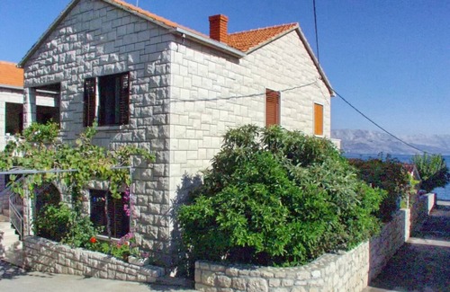 Postira Apartment | One bedroom apartment with terrace Postira, Brač (A-9241-a)