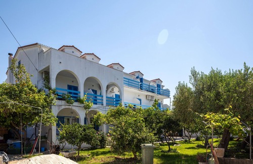 Sucuraj Apartment | One bedroom apartment with balcony and sea view Sućuraj, Hvar (A-3589-d)