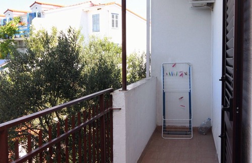Sucuraj Apartment | One bedroom apartment with balcony Sućuraj, Hvar (A-6732-c)