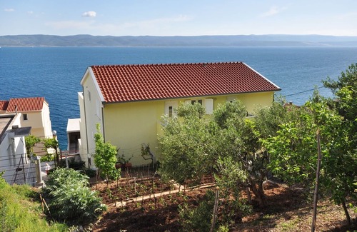 Pisak Apartment | One bedroom apartment with terrace and sea view Pisak, Omiš (A-2827-e)