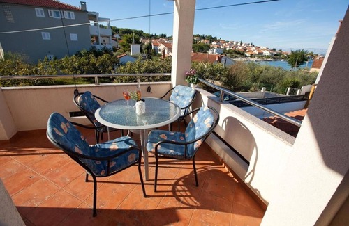 Preko Apartment | One bedroom apartment with terrace and sea view Preko, Ugljan (A-20390-a)