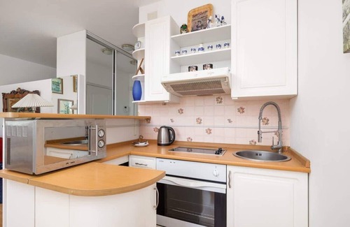 Jezyce Apartment | One Bedroom Apartment with Balcony in Poznan by Noclegi Renters
