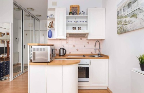 Jezyce Apartment | One Bedroom Apartment with Balcony in Poznan by Noclegi Renters