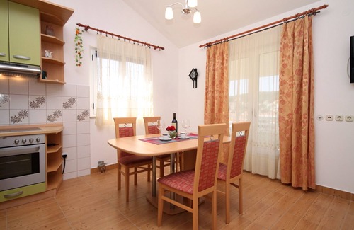 Island Hvar Apartment | One bedroom apartment with balcony Jelsa, Hvar (A-196-c)
