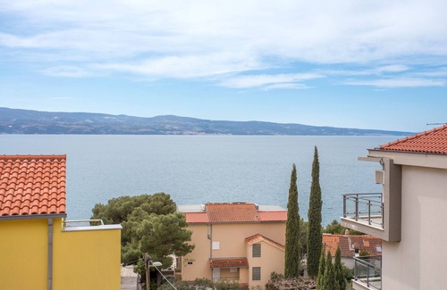 Tice Apartment | One bedroom apartment with terrace and sea view Nemira, Omiš (A-2781-a)