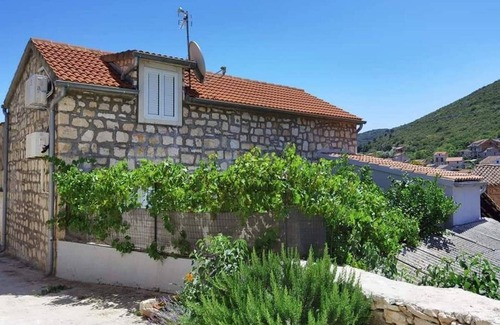 Cove Rogacic Apartment | One bedroom apartment with balcony Vis (A-19923-b)