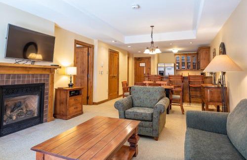Crested Butte Apartment | One Bedroom Condo with Large Balcony over Mountaineer Square condo