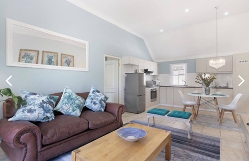 Stellenbosch Apartment | One bedroom masterpiece in world class secure golf and winelands estate