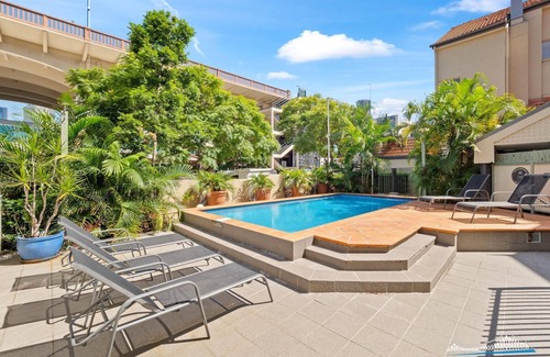 Kangaroo Point Apartment | One Bedroom Unit In the Heart of Kangaroo Point