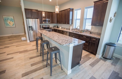 Port Canaveral House | One block to beach, spacious 3 bdrm, private bathrooms, beach items, longboard