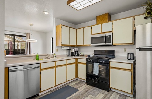 Northwest Reno House | One Level Newly Remodeled Home Mins Downtown