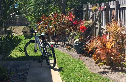 Delray Beach House | One Mile to Beach, Two Bedrooms & High Speed Wifi
