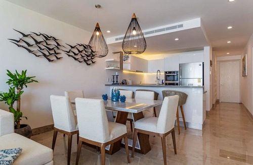 Downtown Apartment | One of a Kind 3 Bedroom Pool View