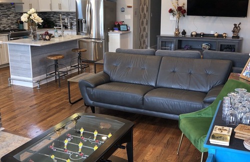 Tulane - Gravier House | One of New Orleans’ BEST Safe and Sanitized AirBnBs! Chill at Andersonville.