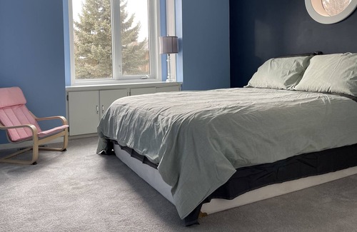 Southwest Calgary House | One of the kind 5 bedroom house with its own spa