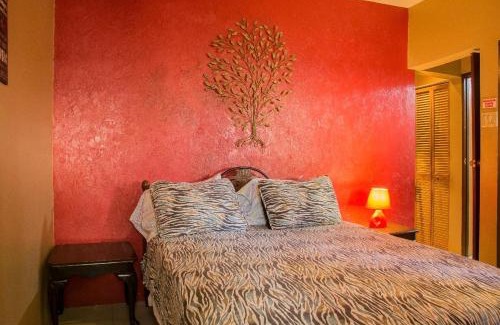 Saint Andrew House | One32 Guest House