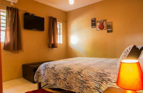 Saint Andrew Apartment | One32 Guesthouse Red Velvet