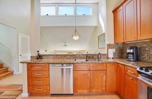 Leucadia House | Only Steps to the Beach! Immaculate Townhouse in Sea Bluff