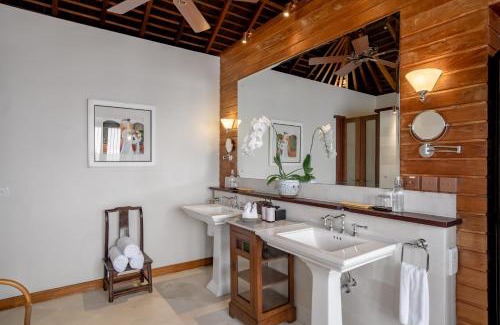 Laksmana Villa | Oost Indies - Luxury Joglo Villa Seminyak, Fully Staffed, Walk to Beach