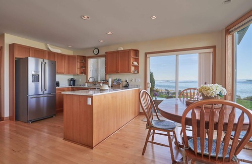 Union Bay House | Open Design West Coast Home on 1600 Feet of Private Waterfront