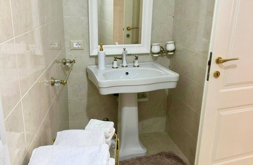 Lavis House | Open-Plan Family Suite