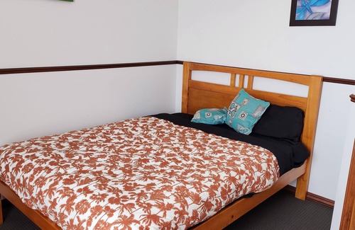 Esperance House | Open plan large home with outdoor patio and kitchen area