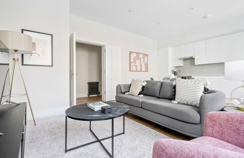Bishop's Apartment | Open plan Waterloo, 2BR, New build, terrace, by Blueground