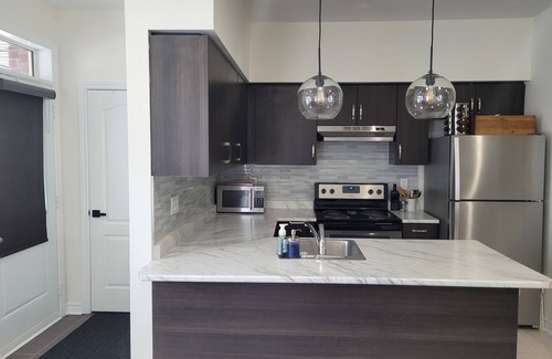 L'Amoreaux House | Open & Spacious 2bd/2.5bath Townhouse w/2offices