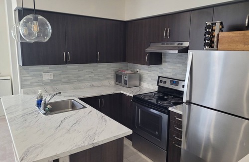 L'Amoreaux House | Open & Spacious 2bd/2.5bath Townhouse w/2offices